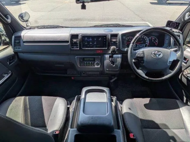 Toyota Hiace 2019 photo 3