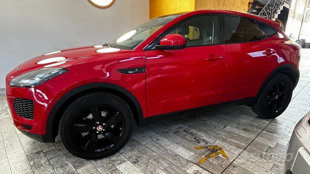 Jaguar E-Pace 2019 photo 3