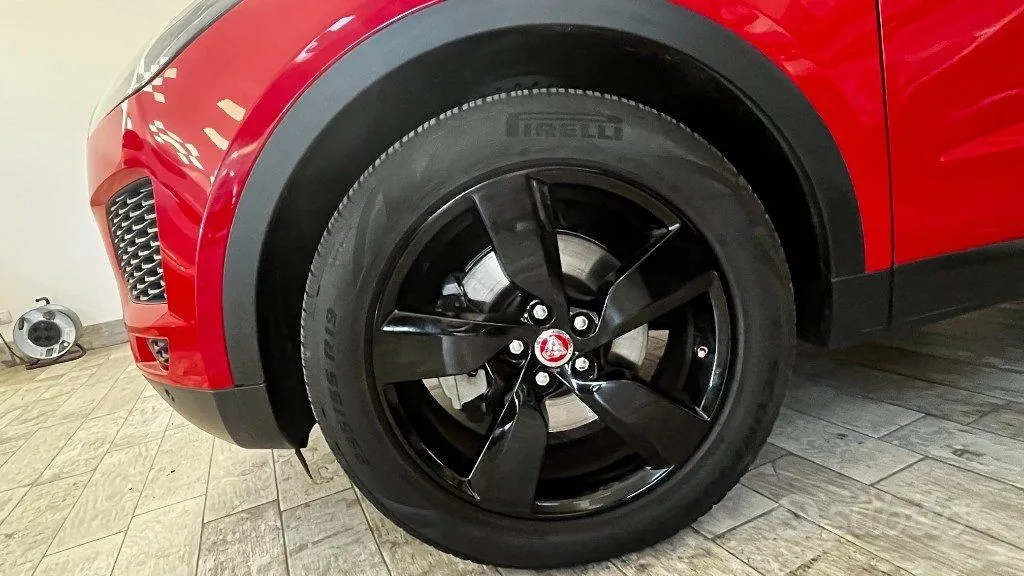 Jaguar E-Pace 2019 photo 5
