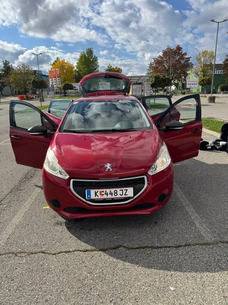 Peugeot 208