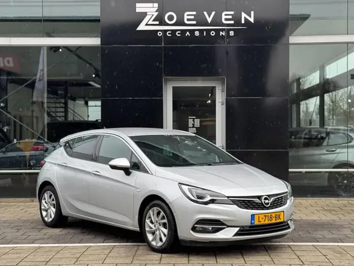 Opel Astra 2021 photo 2
