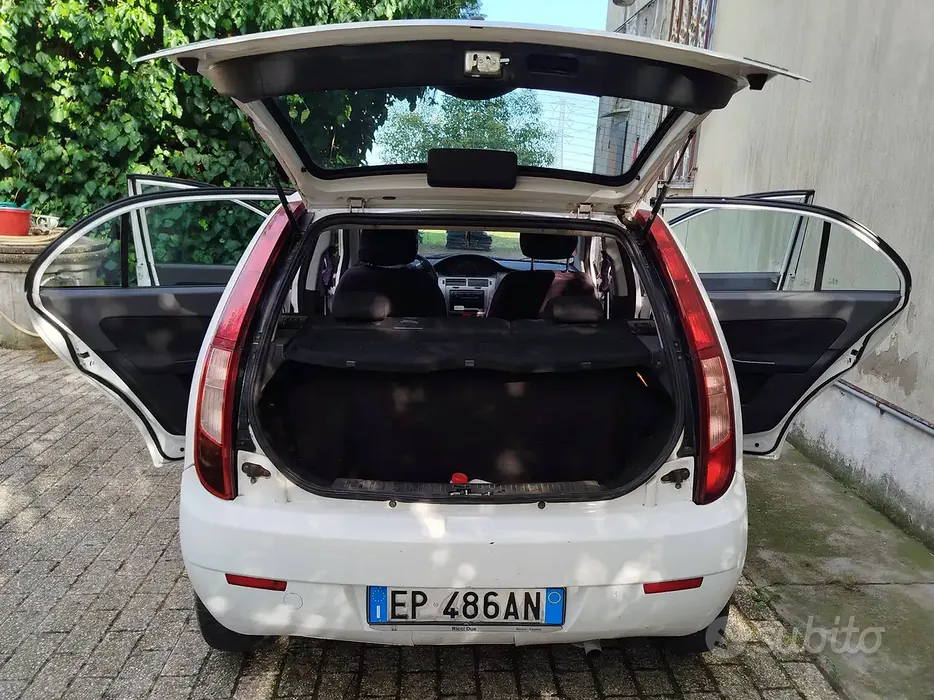 Tata Vista 2012 photo 3
