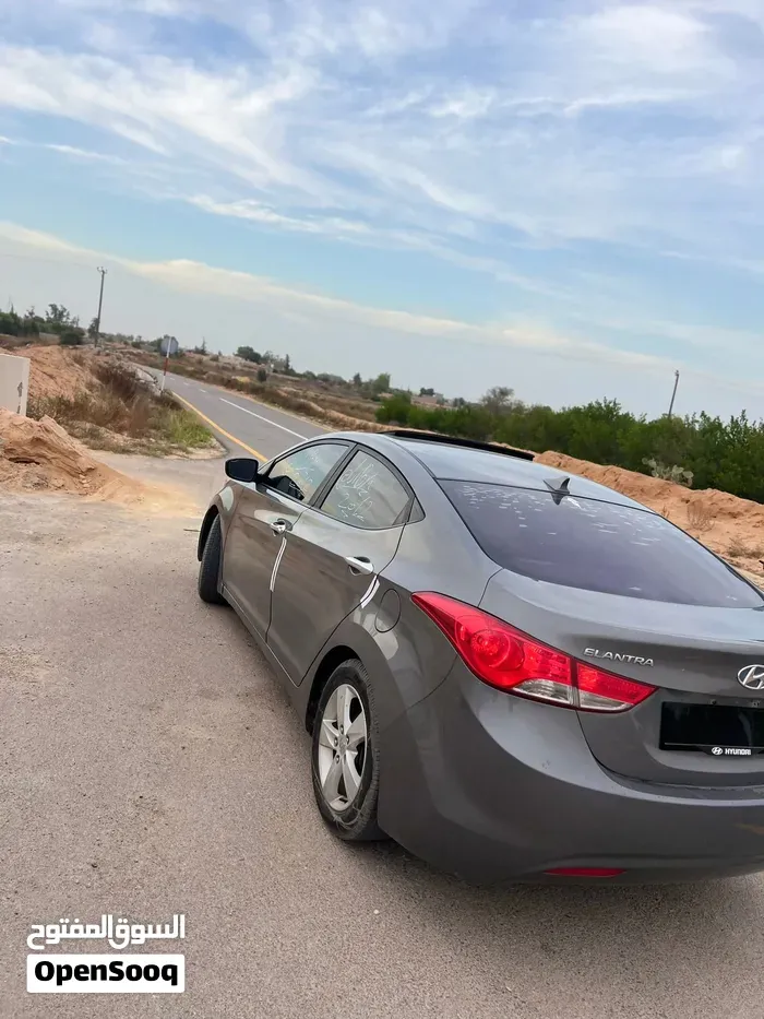 Hyundai Elantra 2012 photo 3