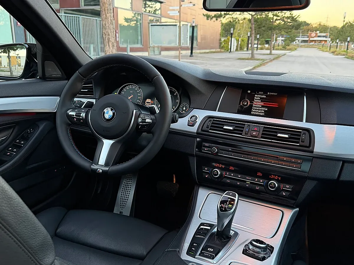 BMW 5 Series 2016 photo 2
