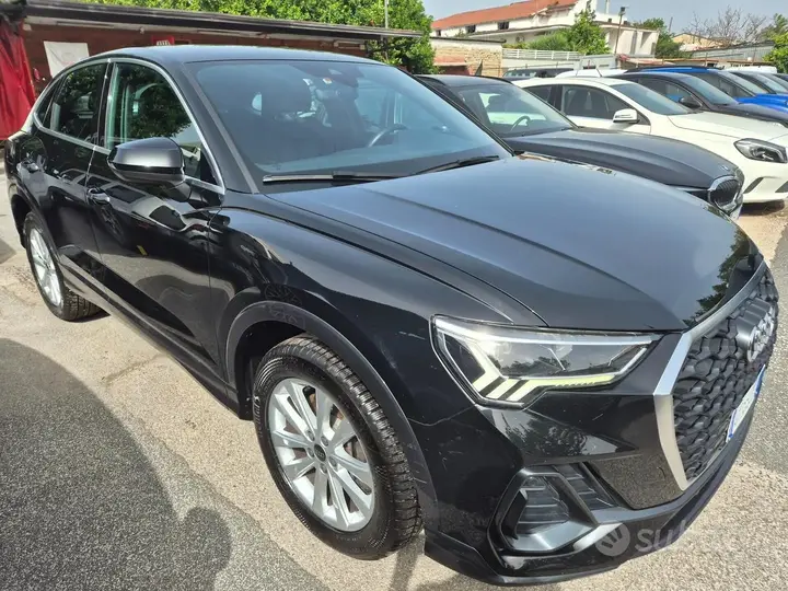 Audi Q3 2023 photo 2