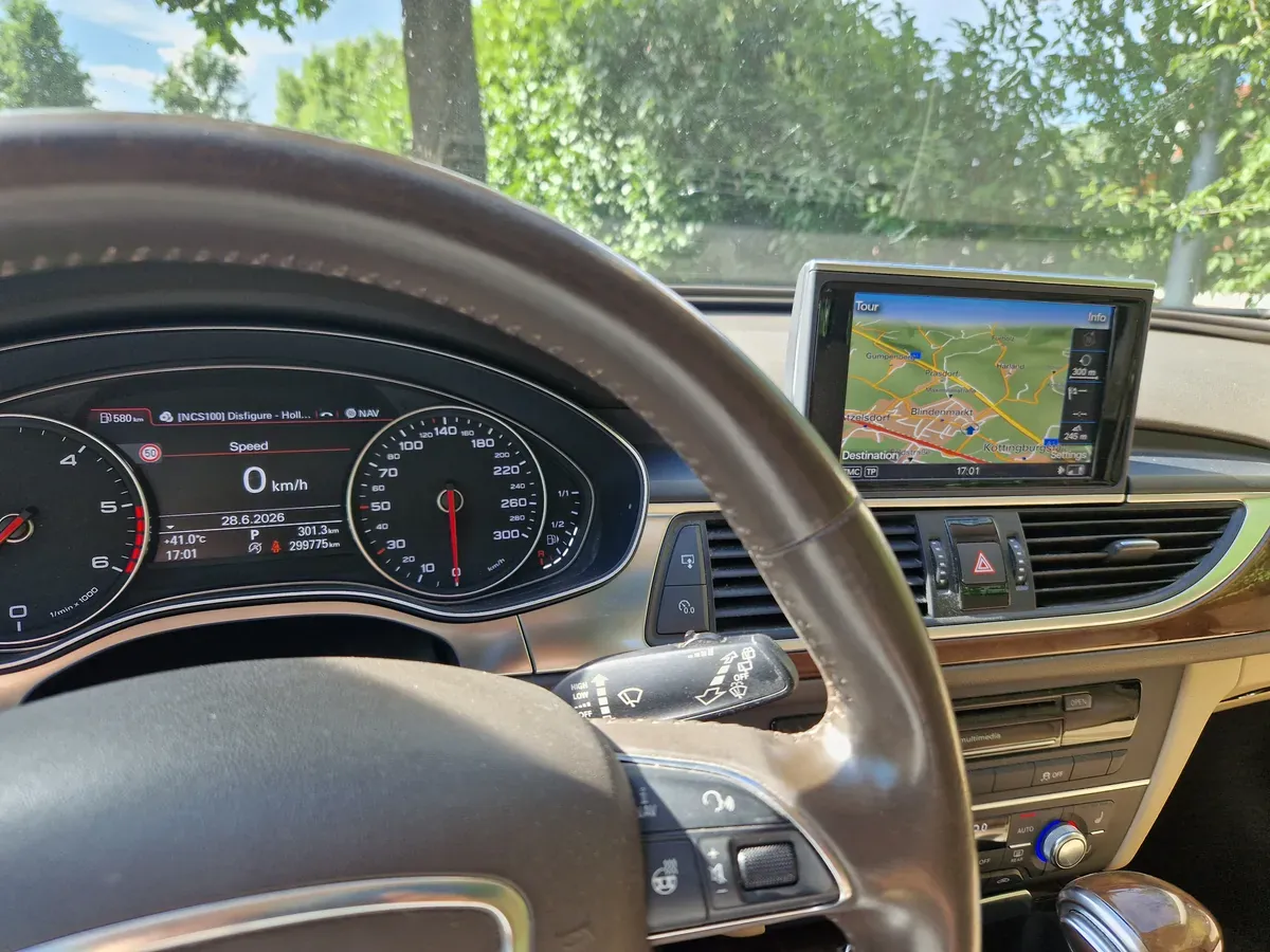 Audi A6 Avant 2012 photo 2