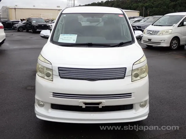 Toyota Voxy 2009 photo 5