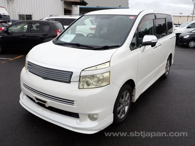 Toyota Voxy 2009 photo 2