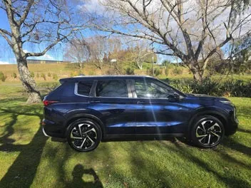 Mitsubishi Outlander 2022 photo 3