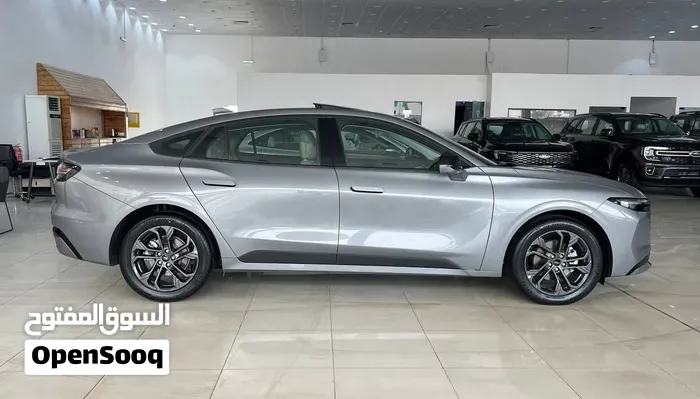 Ford Taurus 2026 photo 2