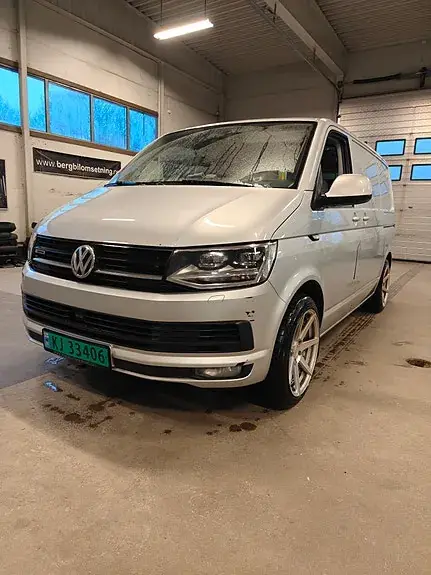 Volkswagen Transporter 2018 photo 2