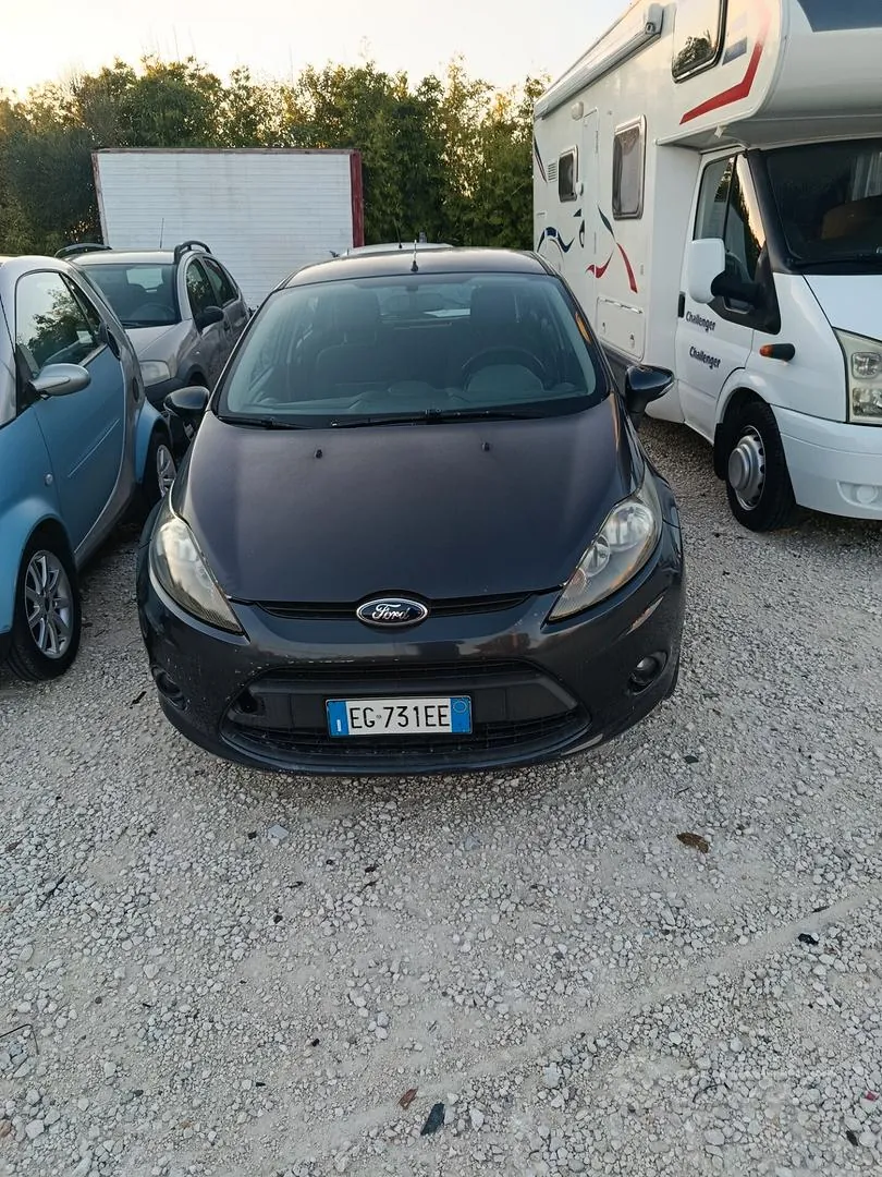 Ford Fiesta 2011 photo 4