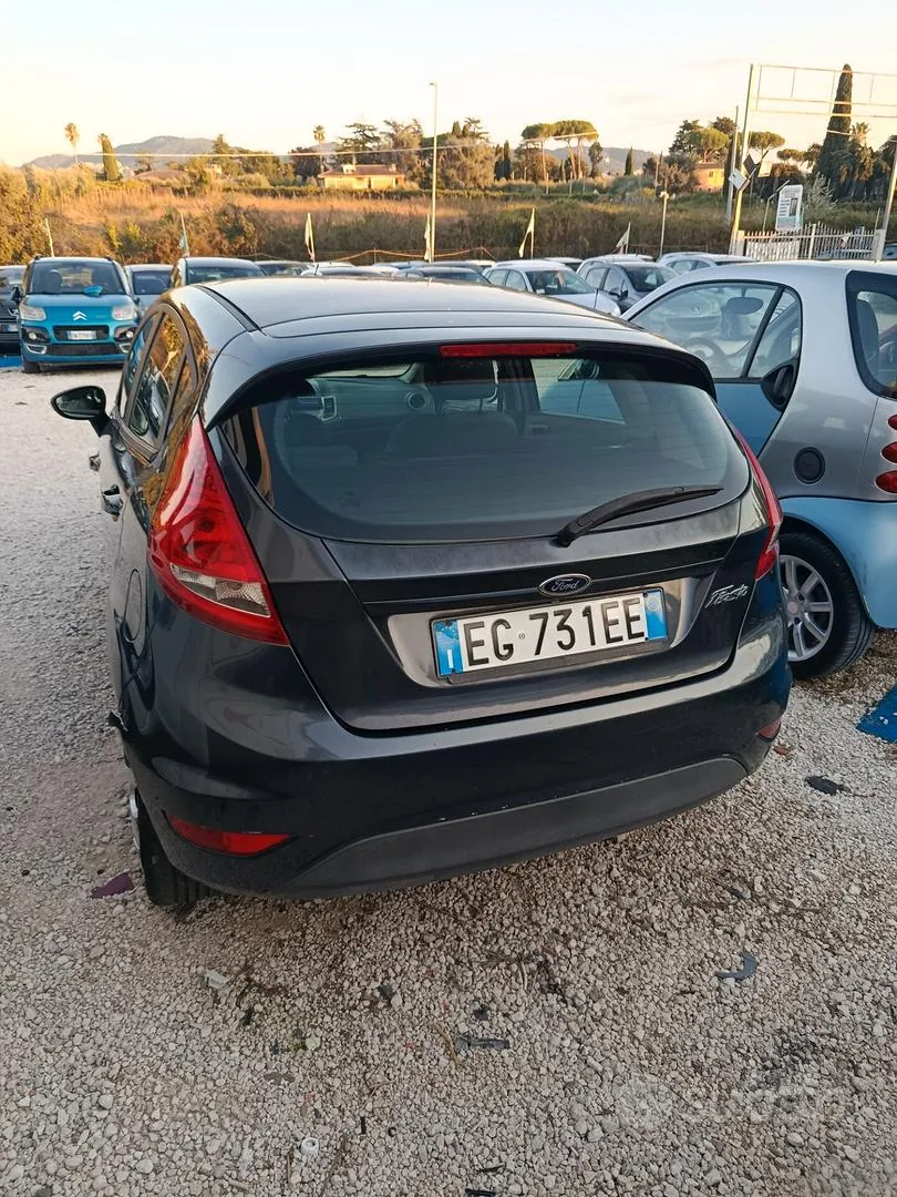 Ford Fiesta 2011 photo 5