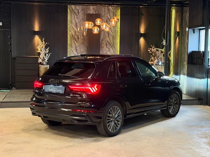 Audi Q3 2022 photo 2