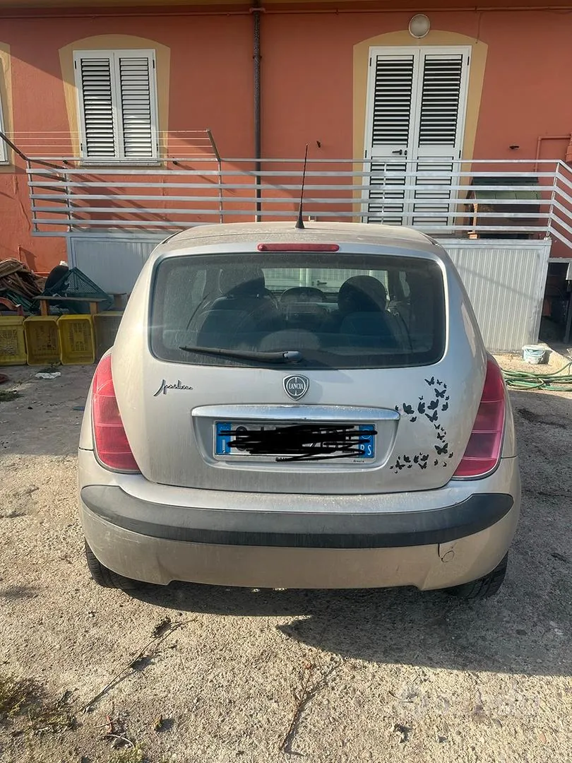 Lancia Ypsilon 2003 photo 2