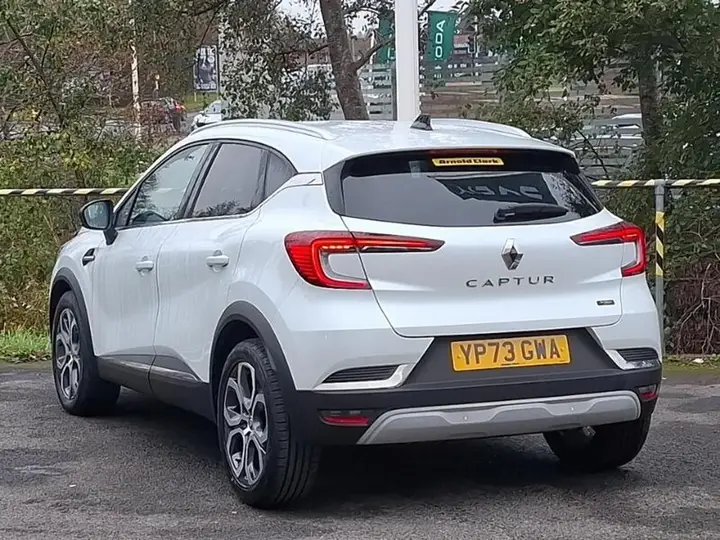Renault Captur 2023 photo 2