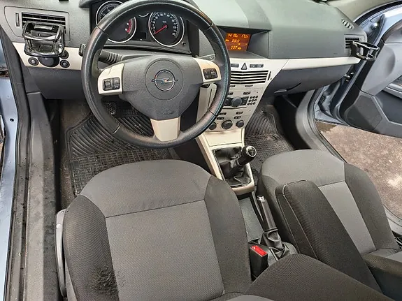 Opel Astra 2009 photo 3