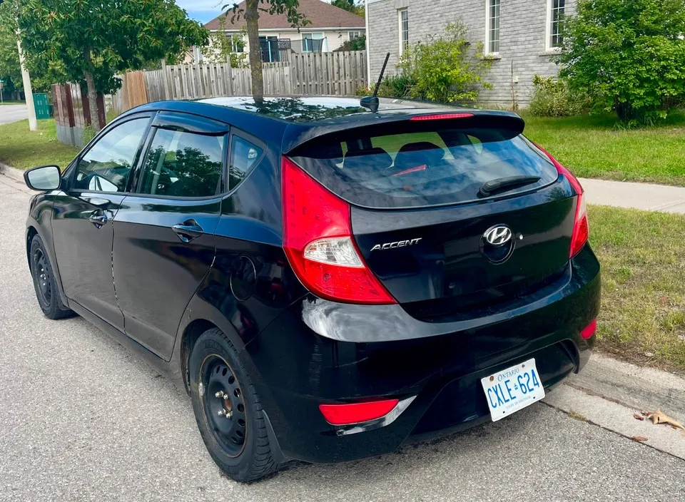 Hyundai Accent 2012 photo 5