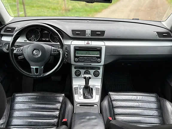 Volkswagen Passat 2010 photo 4