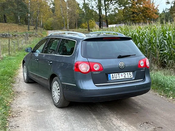 Volkswagen Passat 2010 photo 2