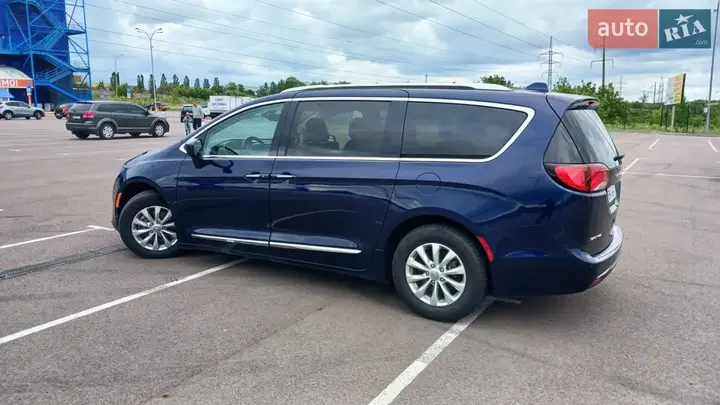 Chrysler Pacifica 2018 photo 4