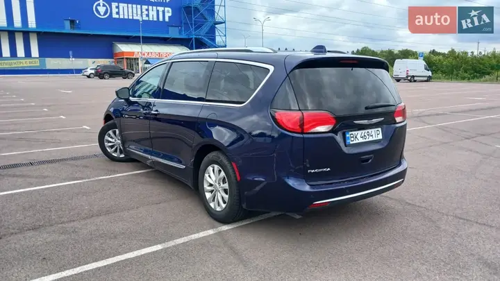 Chrysler Pacifica 2018 photo 5