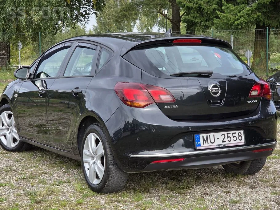 Opel Astra 2014 photo 4