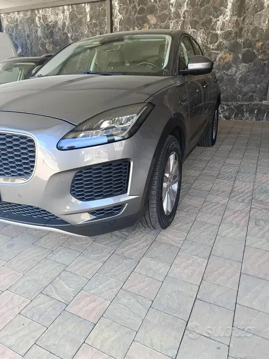 Jaguar E-Pace 2020 photo 2