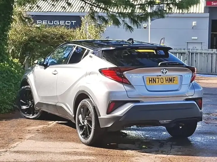 Toyota C-Hr 2020 photo 2