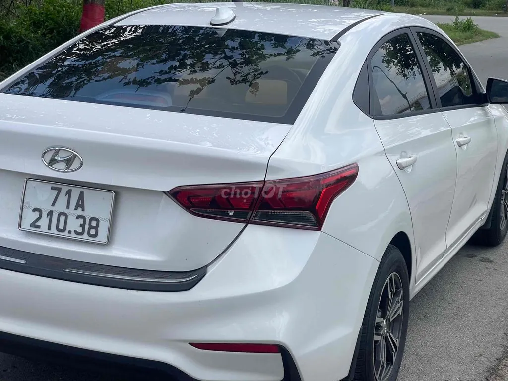 Hyundai Accent 2018 photo 3
