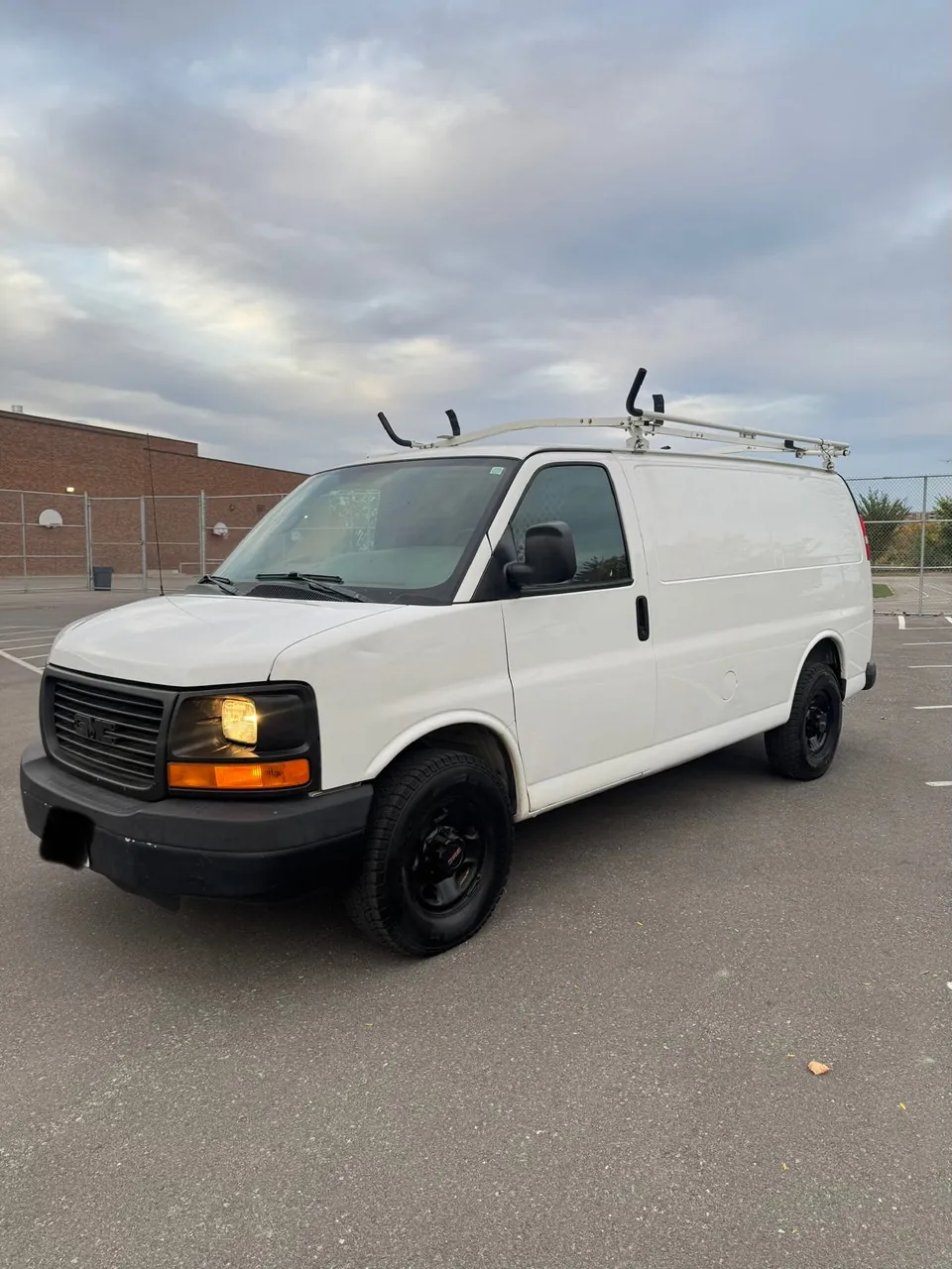 GMC Savana 2014 photo 3