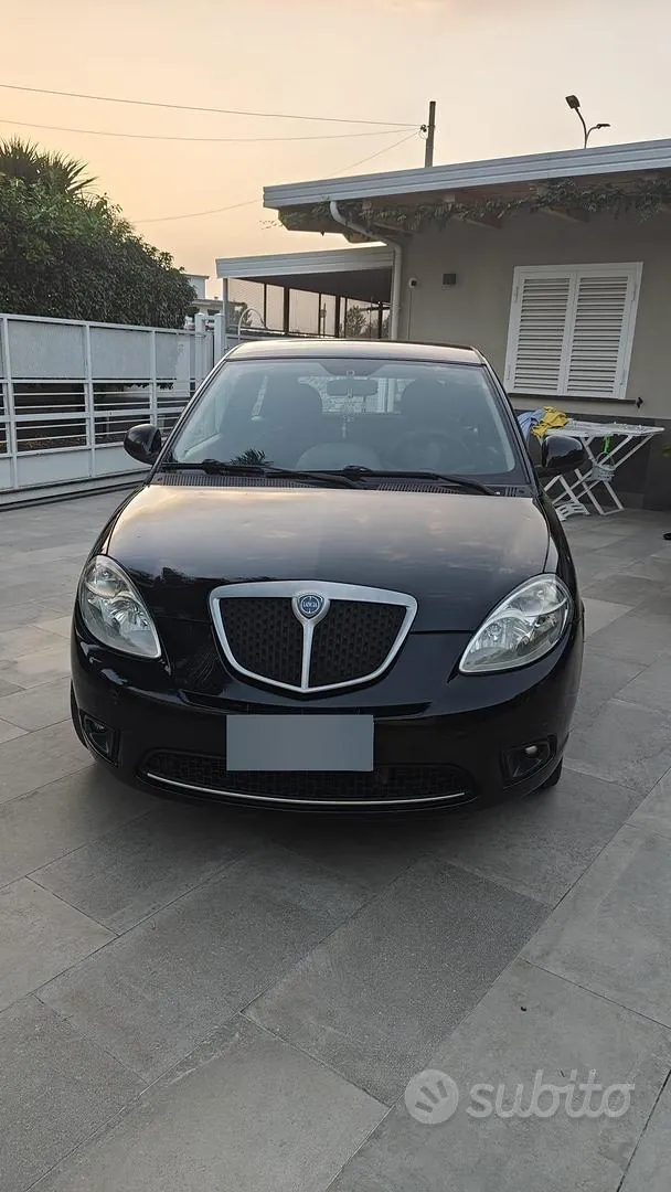 Lancia Ypsilon