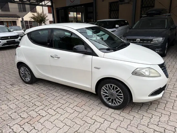 Lancia Ypsilon 2012 photo 3