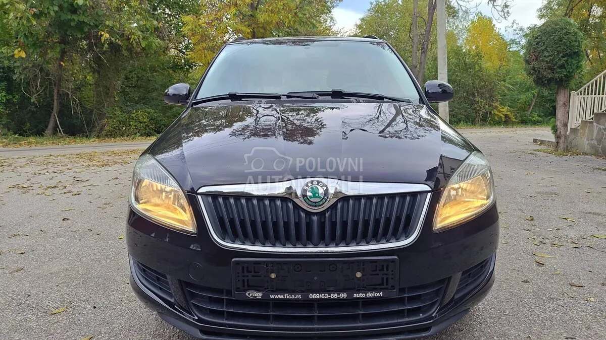 Skoda Fabia 2011 photo 4