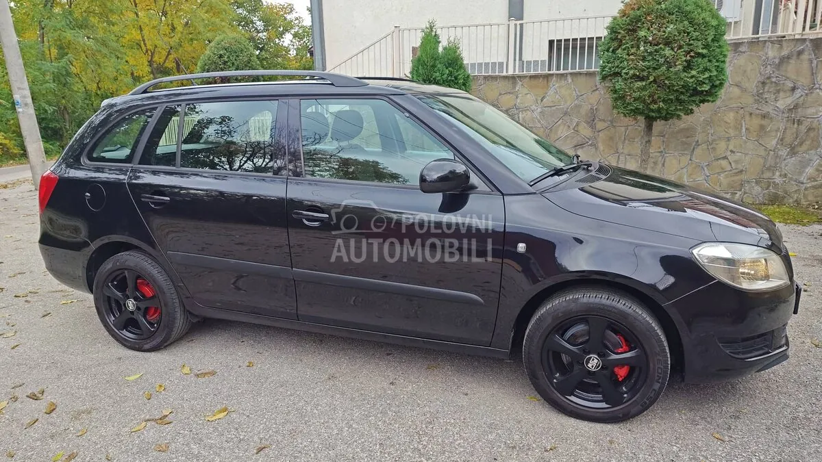 Skoda Fabia 2011 photo 5