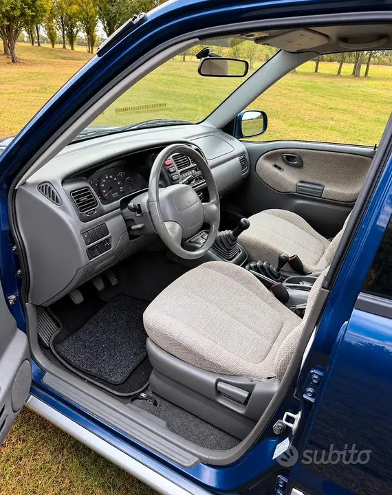 Suzuki Grand Vitara 2000 photo 5