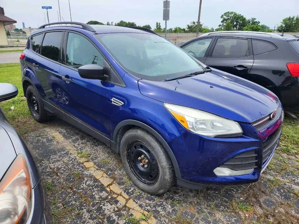 Ford Escape 2016 photo 2