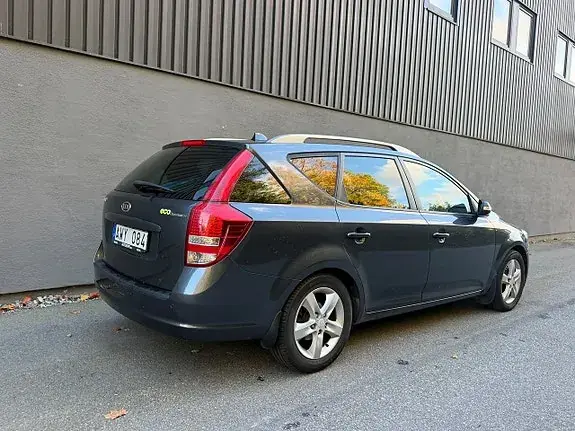 Kia Ceed 2012 photo 4