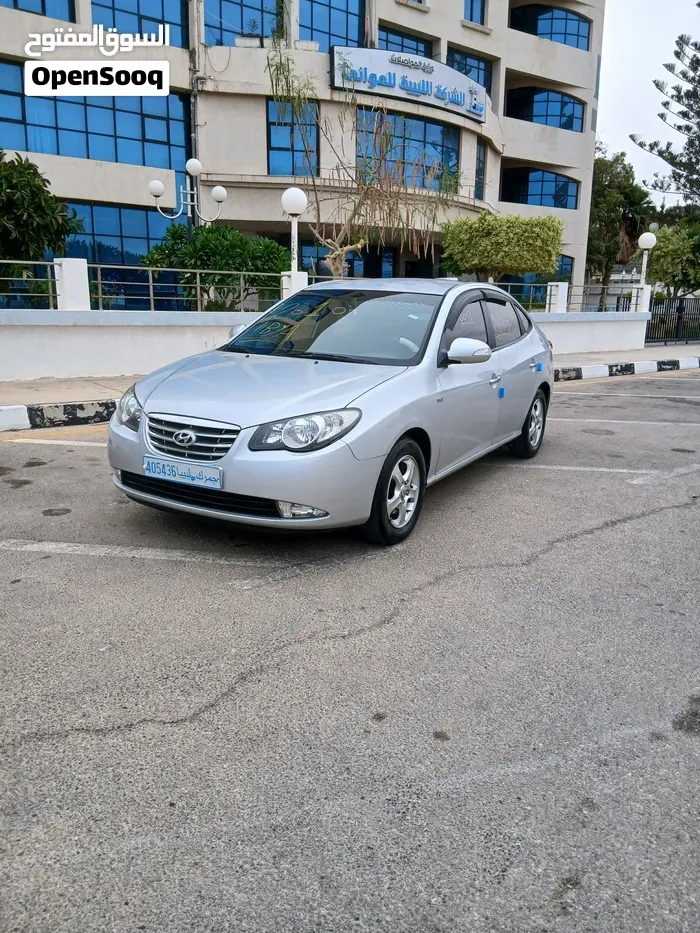 Hyundai Avante 2010 photo 2