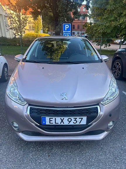 Peugeot 208 2014 photo 4