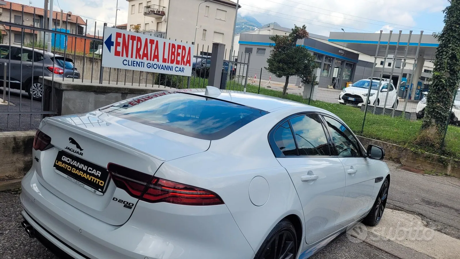 Jaguar Xe 2021 photo 5