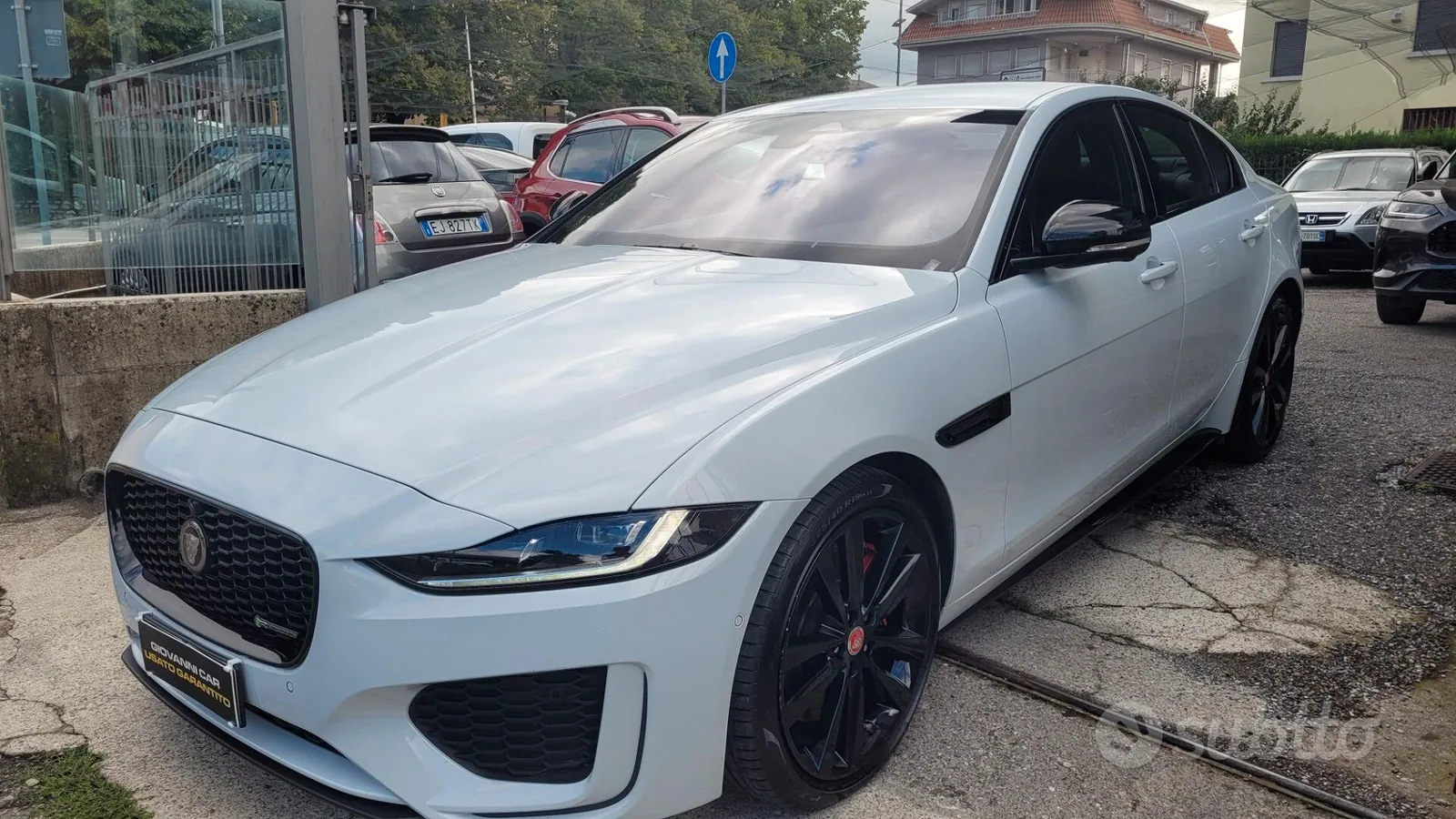 Jaguar Xe 2021 photo 2