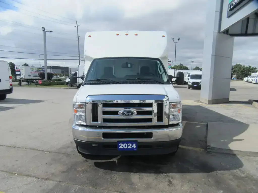 Ford E-450 2024 photo 4