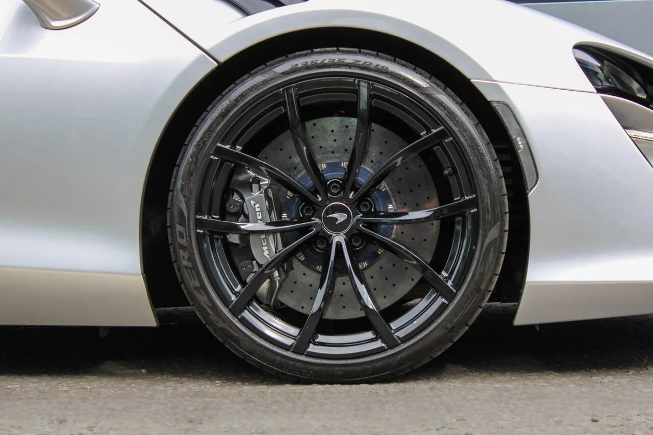 Mclaren Artura 2024 photo 4