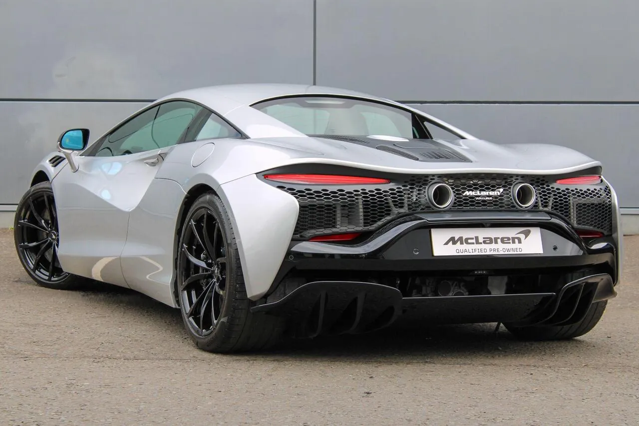 Mclaren Artura 2024 photo 2