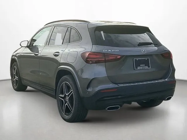 Mercedes-Benz Gla 2025 photo 4