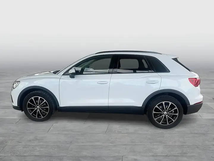 Audi Q3 2021 photo 2