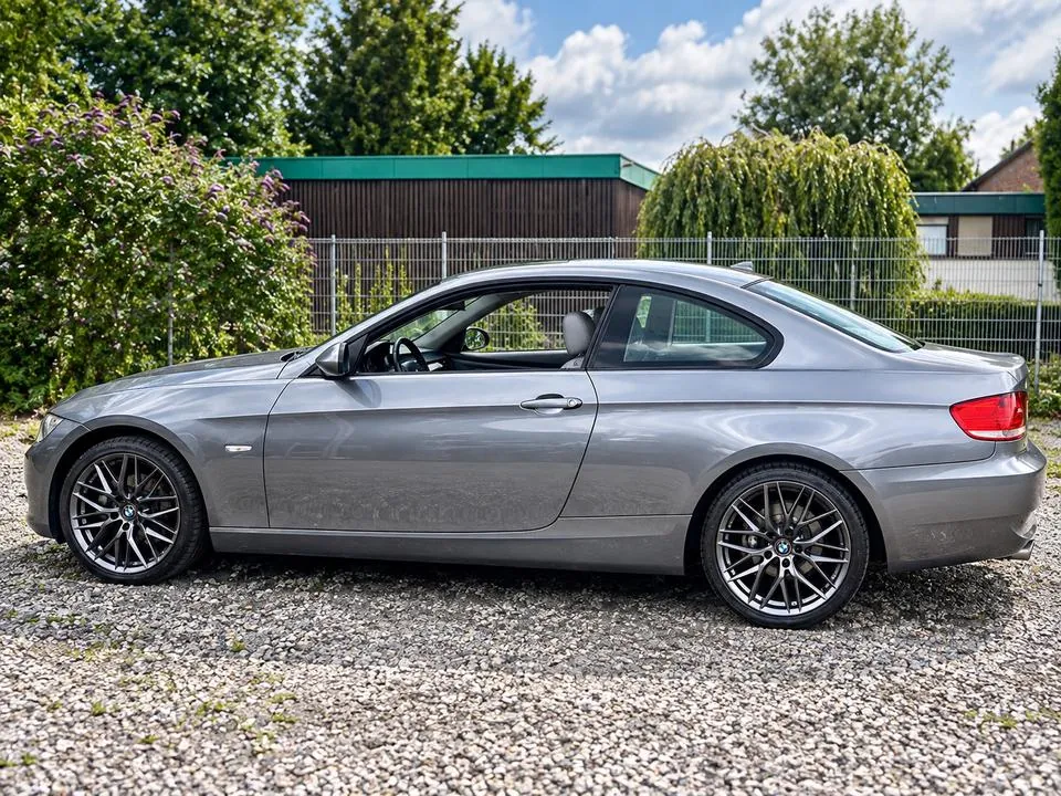 BMW E92 320I