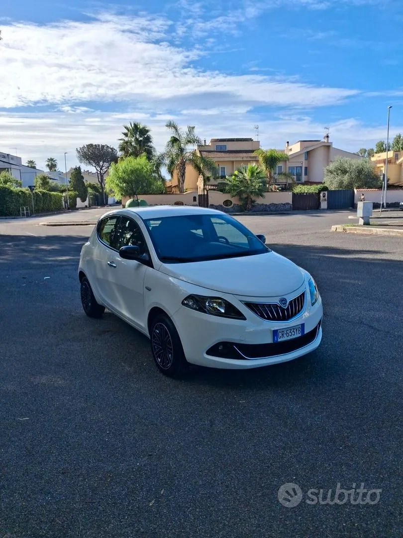 Lancia Ypsilon 2023 photo 3