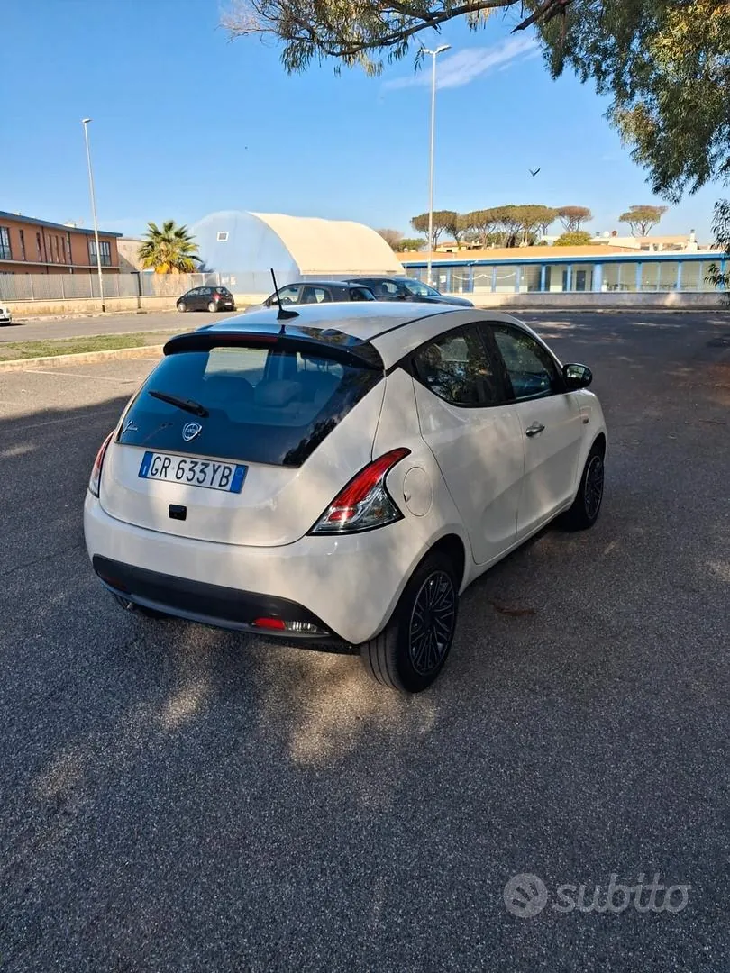 Lancia Ypsilon 2023 photo 4